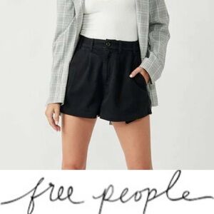 Free People Billie Chino Pleated Trouser shorts❤️